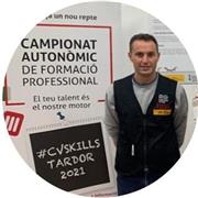 Profesor Técnico imparte clases de Automoción. Ciclo grado medio y superior